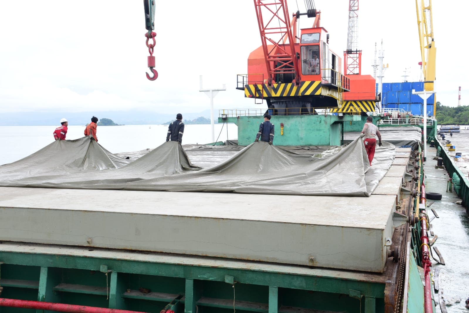 14.000 Ton Jagung Gorontalo Melaut ke Jakarta – Padang