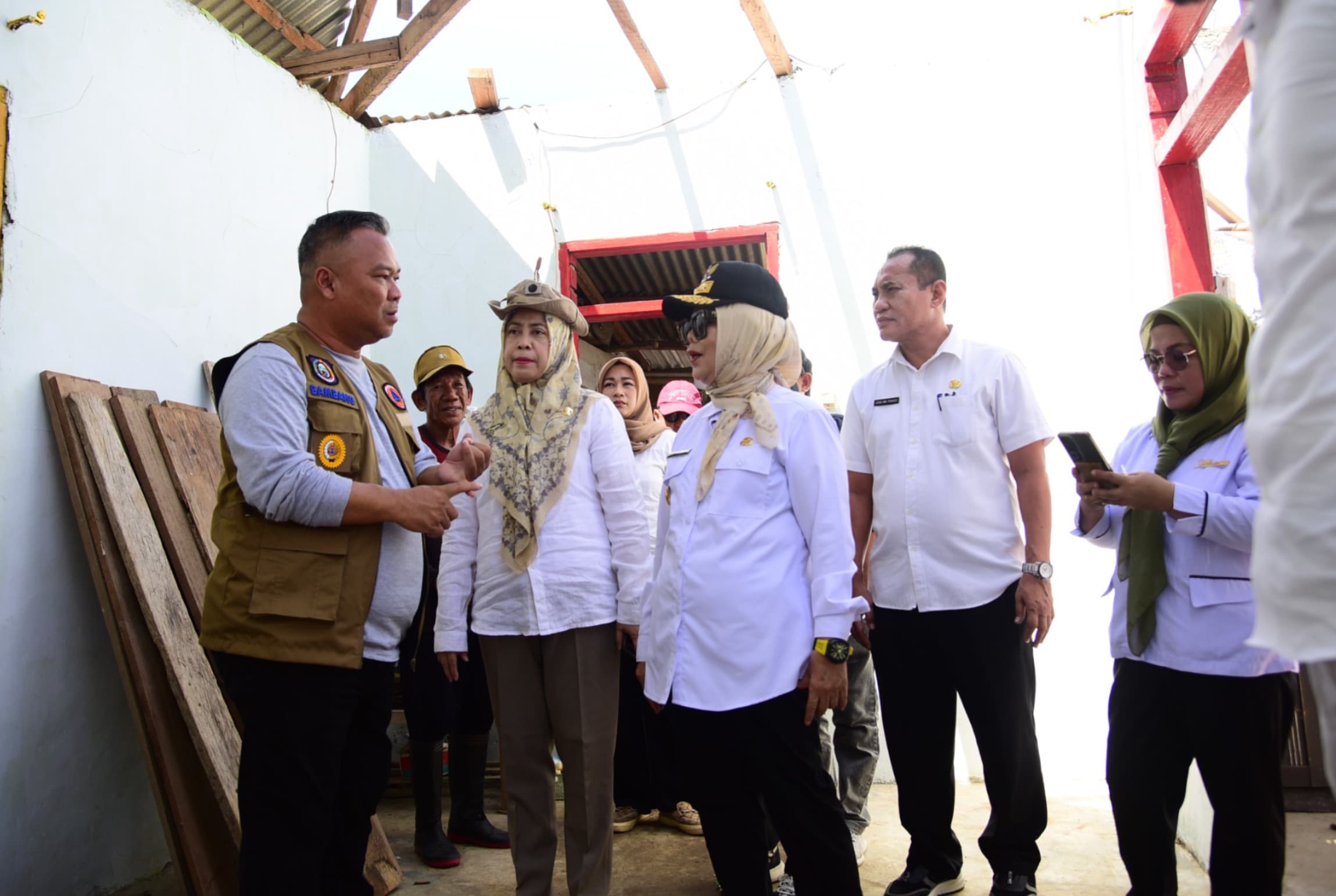 Wagub Gorontalo Kunjungi dan Semangati Korban Puting Beliung