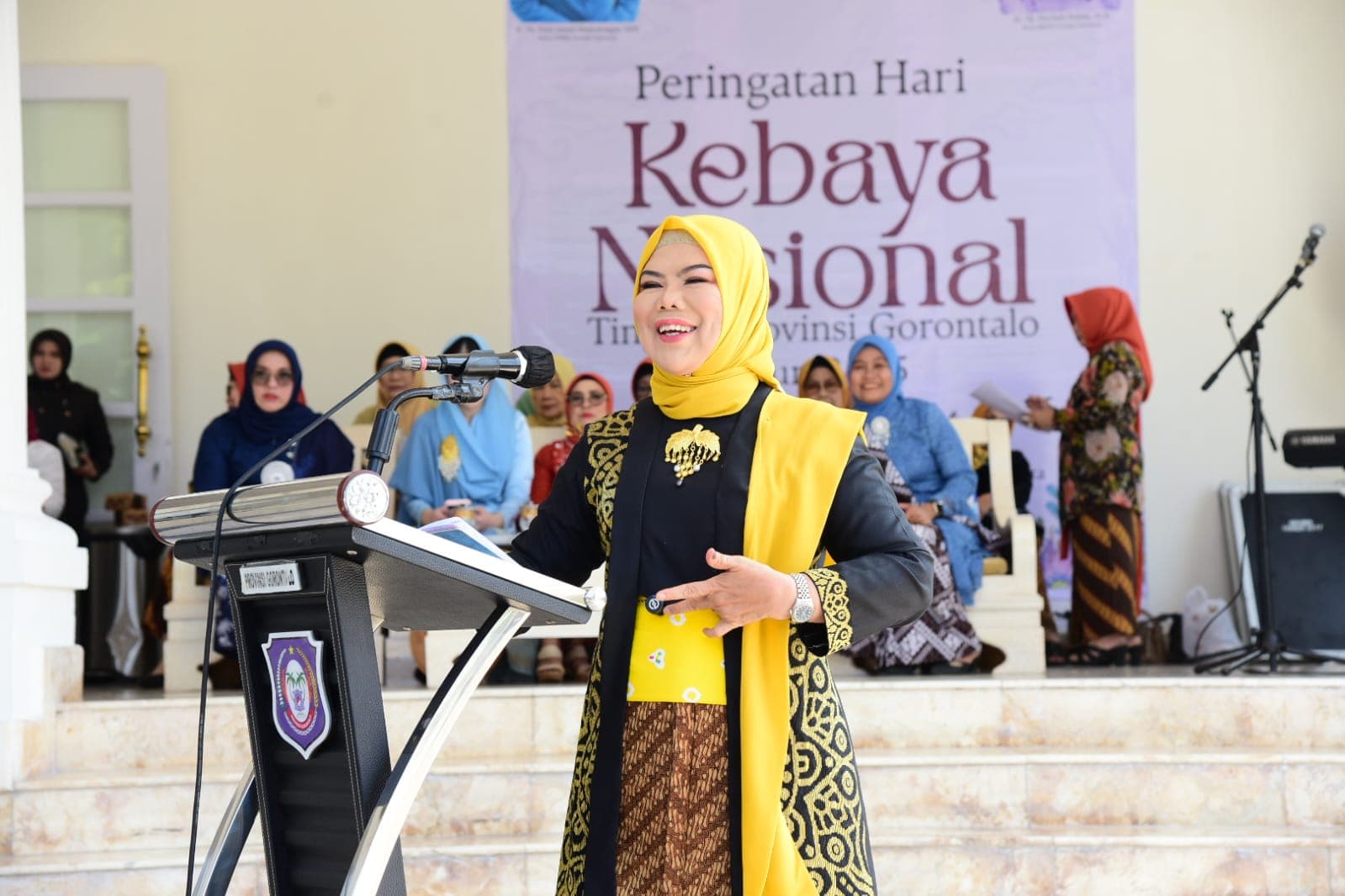 Berkebaya Adalah Wujud Cinta Perempuan pada Budaya Bangsa